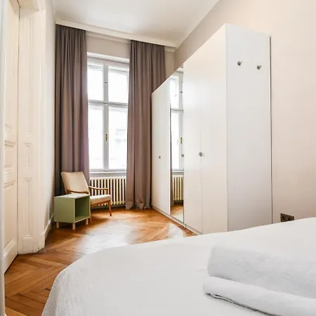 Stylish Old Town 2 Bedroom New Presidential Castle Apartamento