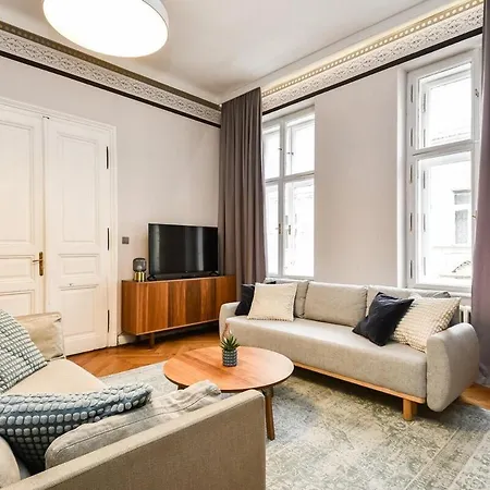 Stylish Old Town 2 Bedroom New Presidential Castle Bratislava